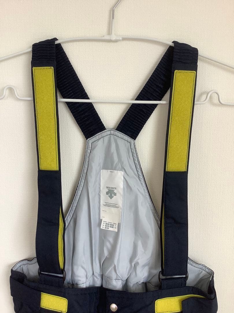 デサント　子ども用スキーウェア 花柄 　160サイズ