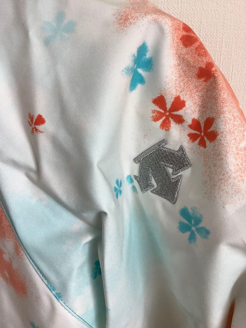 デサント　子ども用スキーウェア 花柄 　160サイズ