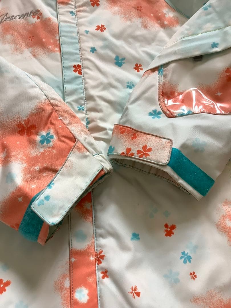 デサント　子ども用スキーウェア 花柄 　160サイズ