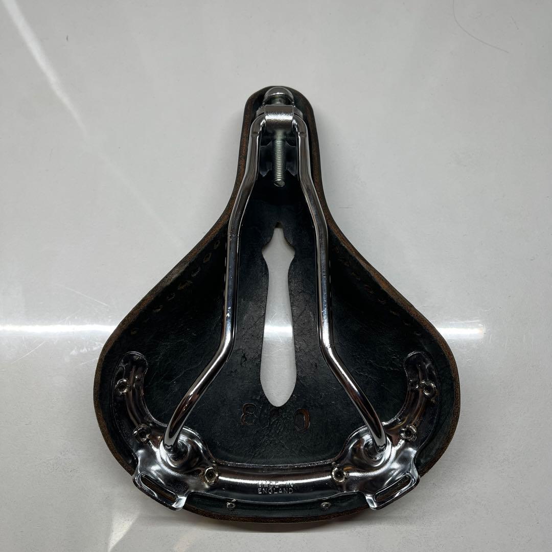 Brooks B17 Short Carved ブラック