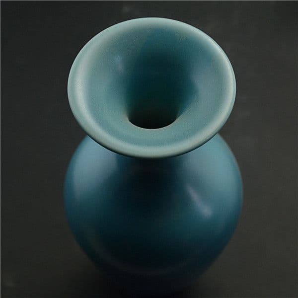 清雍正{宝石}藍美人肩花瓶  景徳鎮 陶磁器 装飾品 現代工芸品 美術品 置物