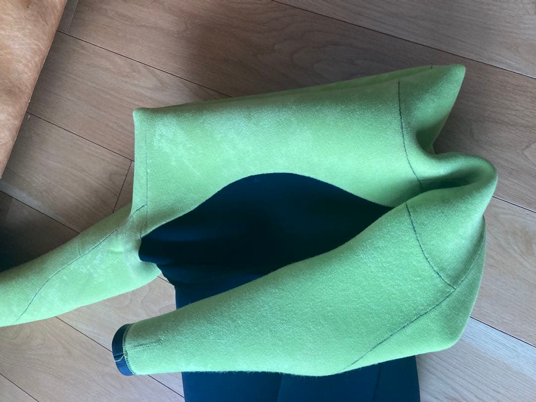 ウェットスーツ　セミドライ