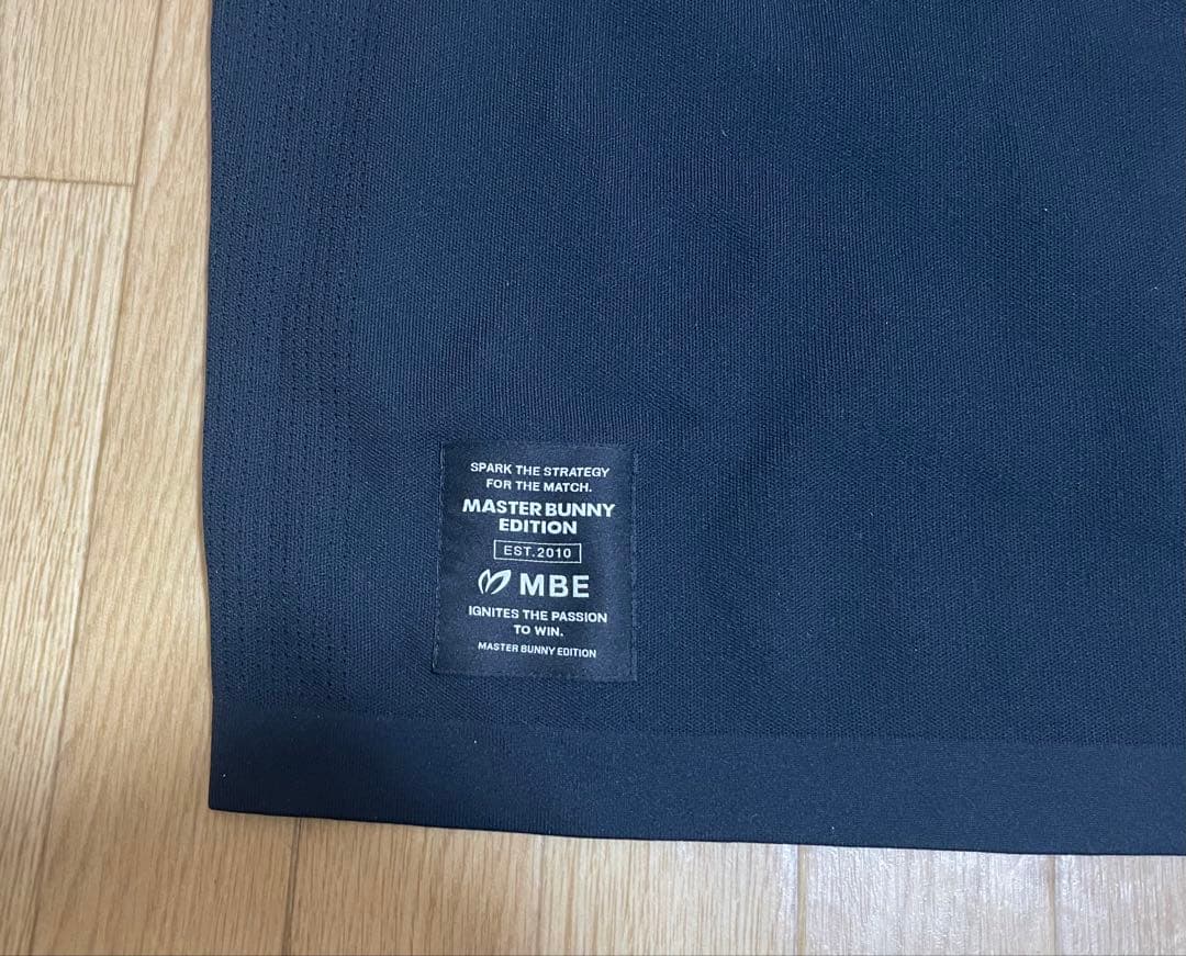 新品 マスターバニーエディション モックネックシャツ 半袖 0 黒 ブラック