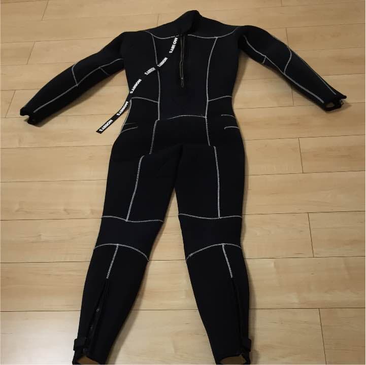 値下げ‼︎ MOBBY'S モビーズ ウェットスーツ 5㎜ 白