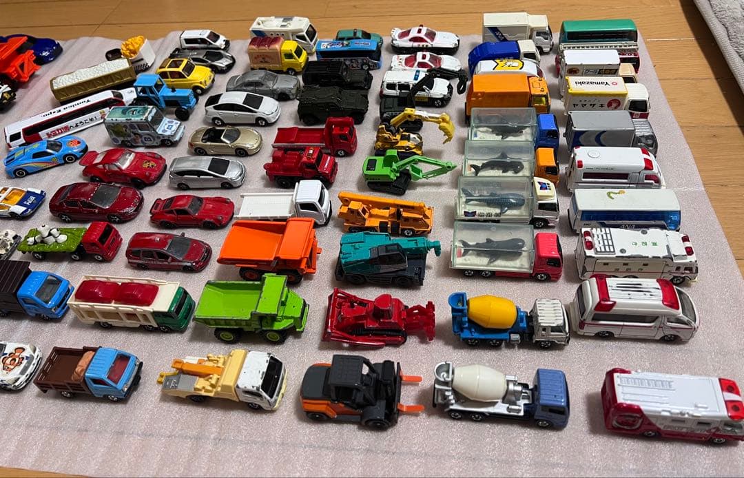 限定品有り　TOMICA トミカ66台　おまけ付き　まとめ売り