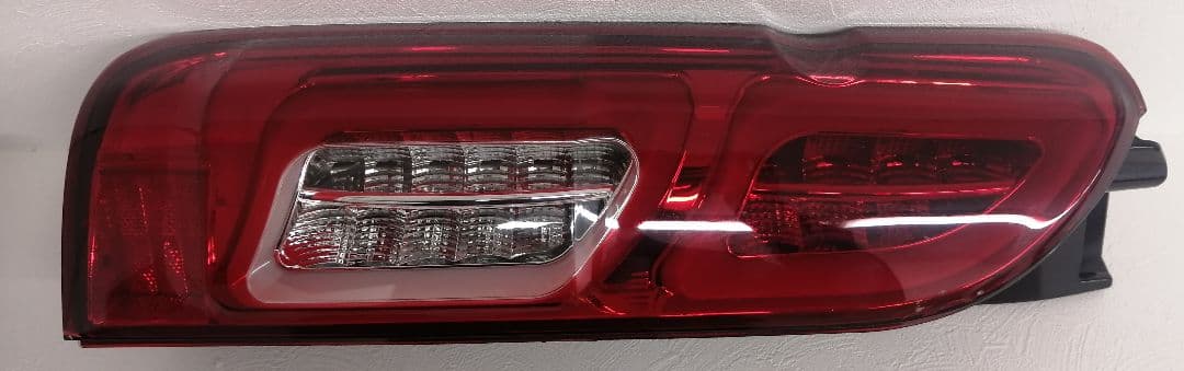 ハイエース200系 LEDリアライト 左右セット