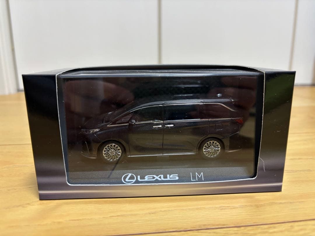 Lexus LM 1/43スケールミニカー　kyosho 京商
