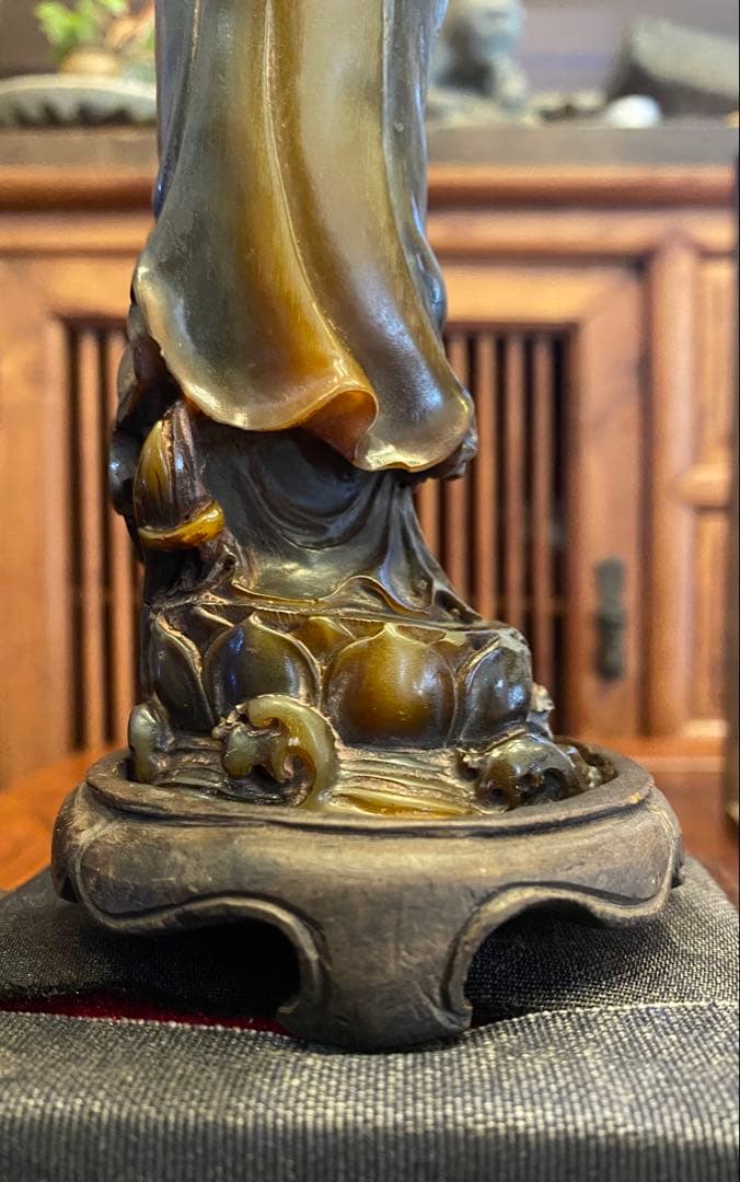 彫刻　弥勒菩薩　バッファロー角 鑑賞台座ケース付　３点セット ヴィンテージ　レア