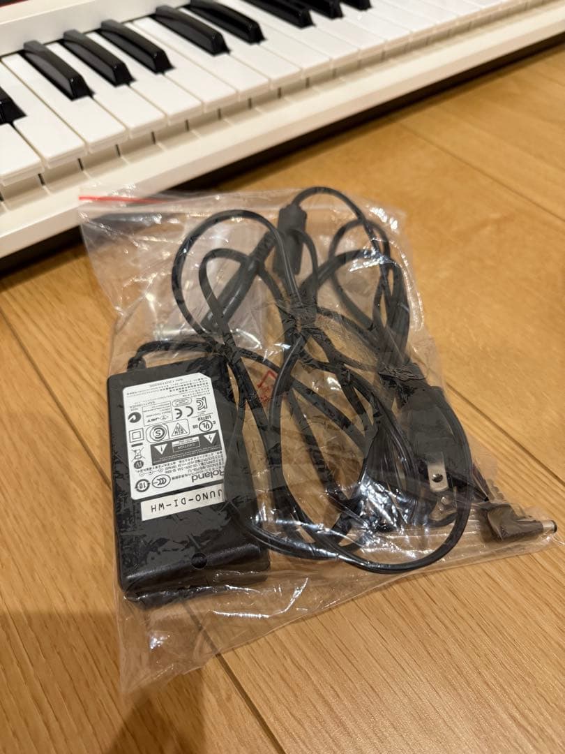 【美品】Roland JUNO-Di ホワイト シンセサイザー