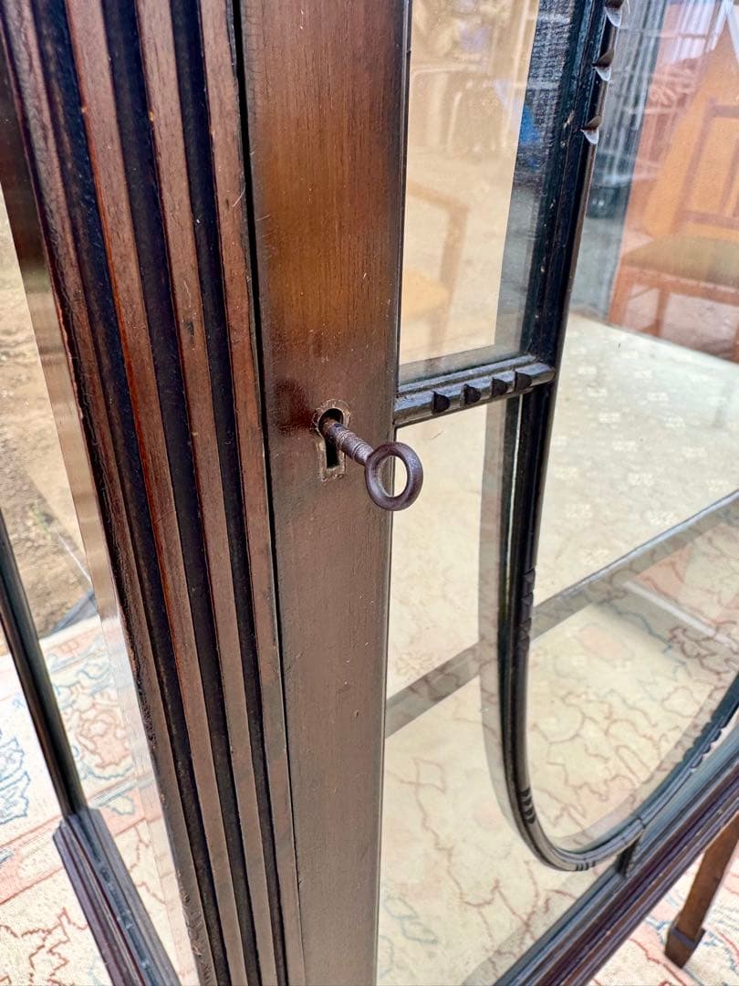 英国アンティーク 小ぶりガラスキャビネット 飾り棚