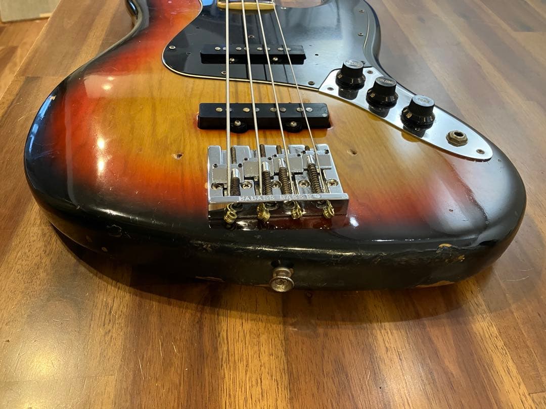 1979年製、Fender Jazz Bass -3 Tone Sunburst