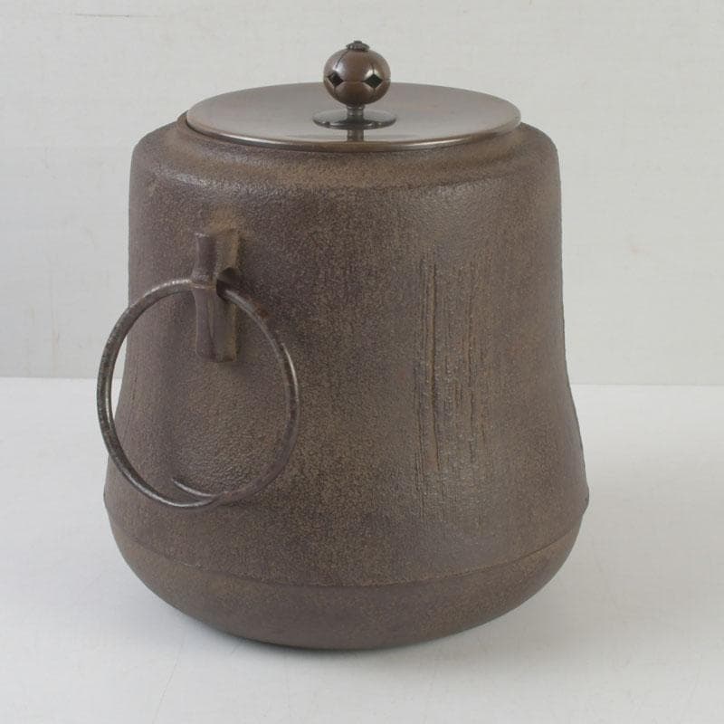 茶道具　釜師　根来茂昌作　刷毛目　風炉釜　胴〆釜　共箱　V　9701A