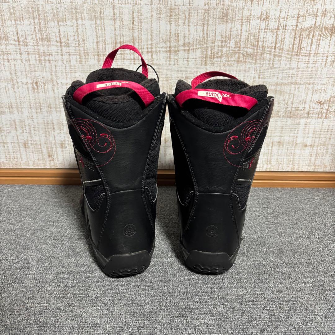【送料無料】SALOMON スノーボードブーツ