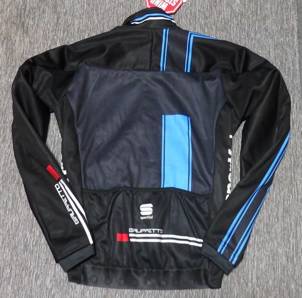 新品　SPORTFUL　ウインドストッパージャケット　Mサイズ　定価￥25850