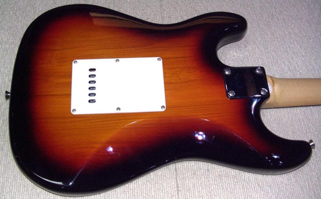 ♪♪楽しいSSSとSSHの切り替えSW付き　SELDERのストラト♪♪