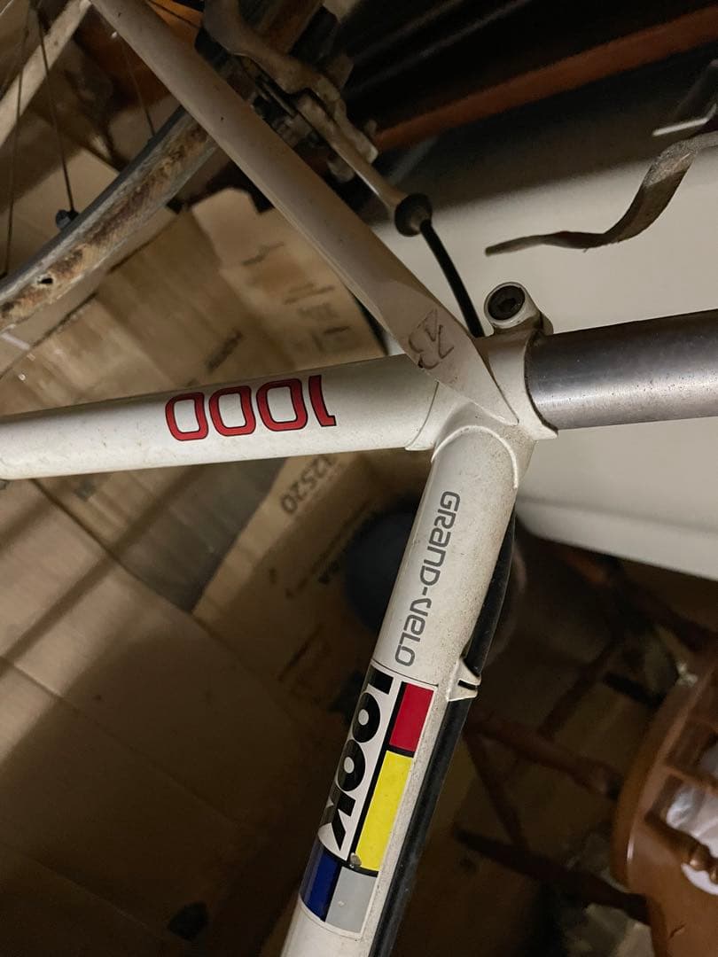 ブリジストン　1000 引取りでお願いします。