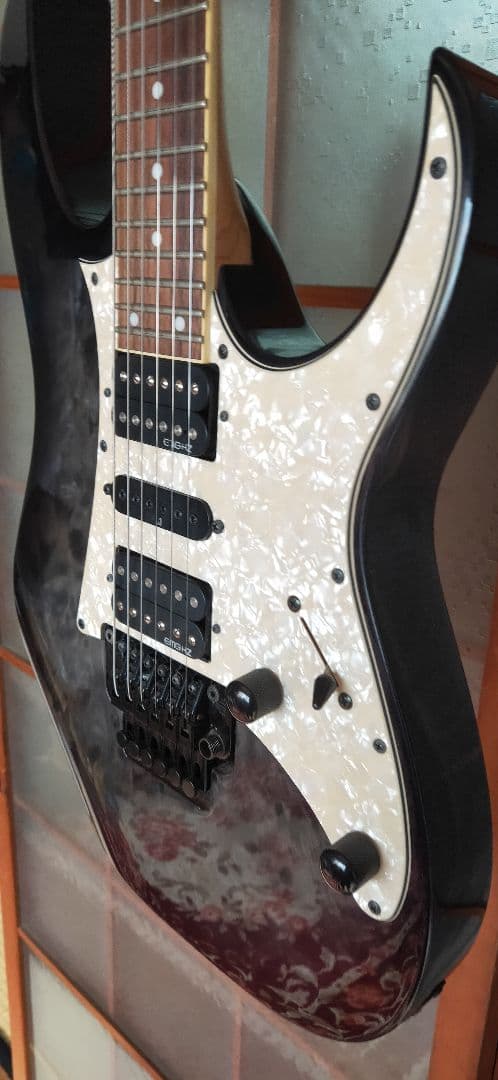 エレキギター　Ibanez RG350QMZ　EMG搭載