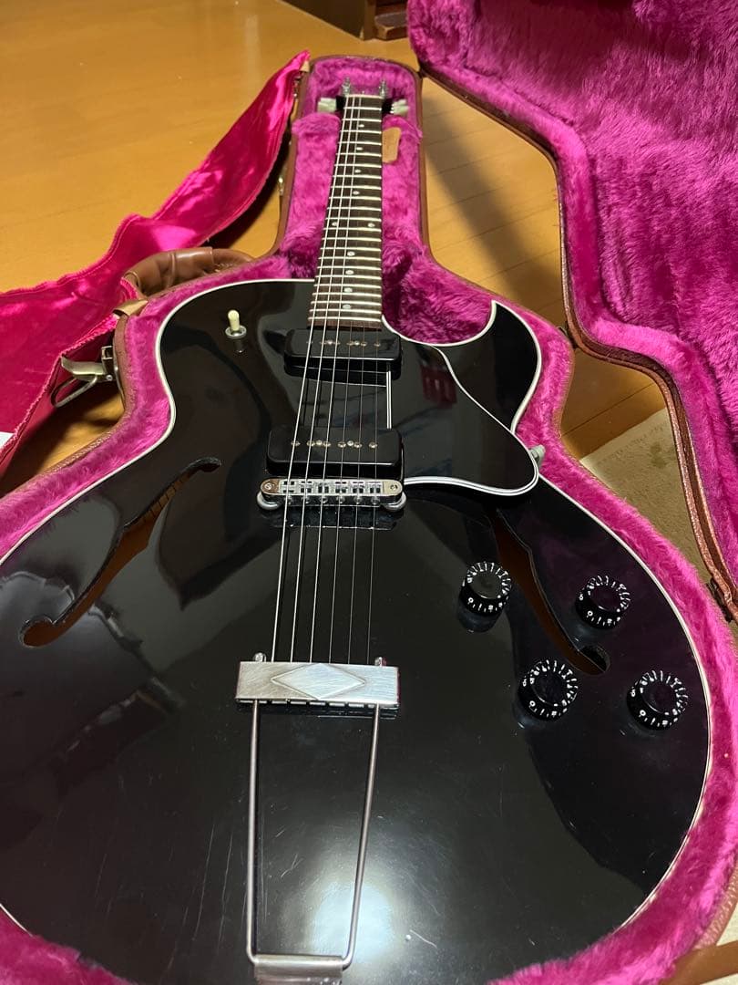 Gibson ES-135 ブラック ハードケース付き