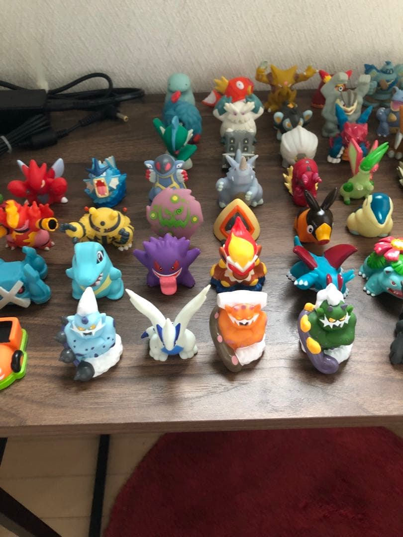 【まとめ売り】ポケモンキッズ(指人形)＋フィギュア＋玩具＋シール