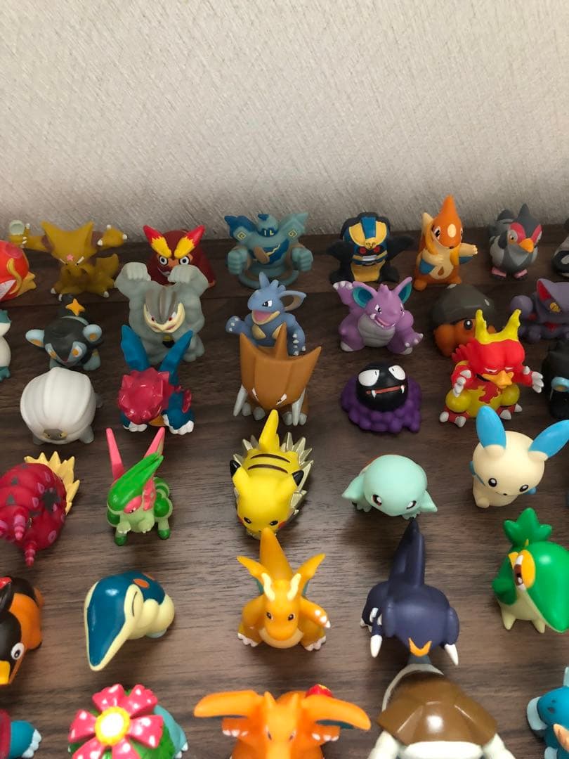 【まとめ売り】ポケモンキッズ(指人形)＋フィギュア＋玩具＋シール