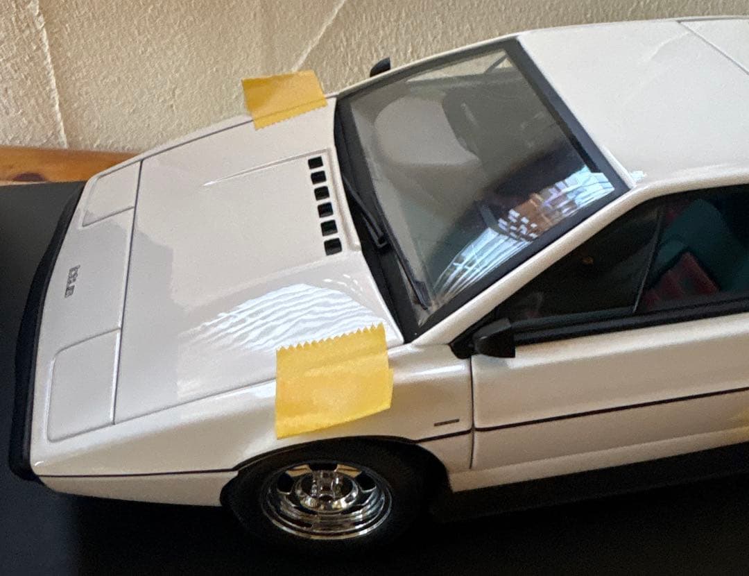オートアート 007ロータス エスプリ ボンドカー 1/18ミニカー