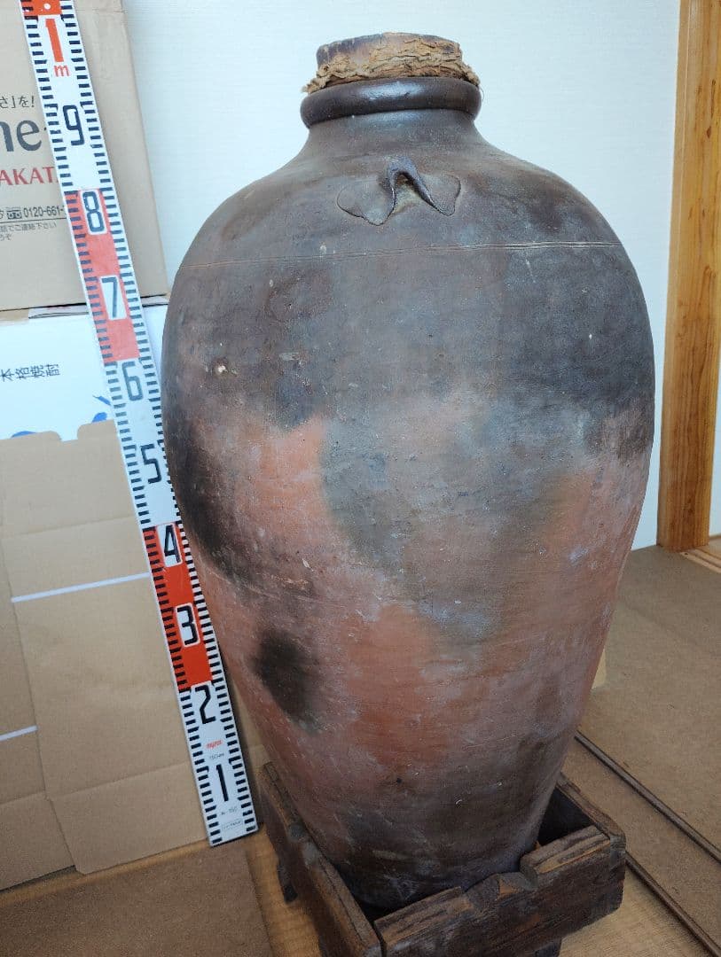 古い壺 三耳壺　高さ約70cm