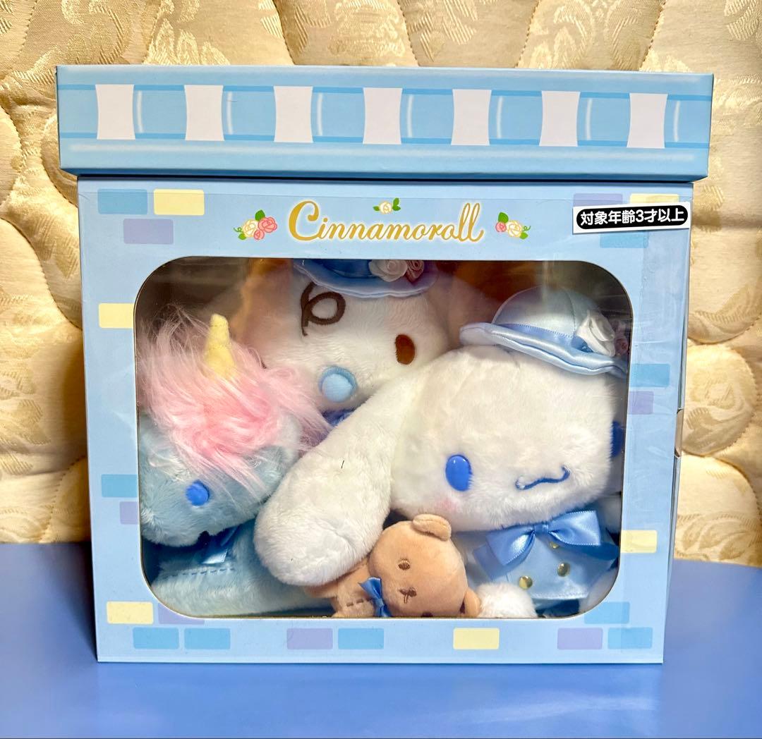 サンリオ　ドレスアップドール　シナモンロール