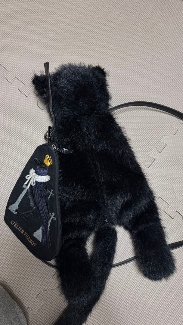 アトリエピエロ 猫 ショルダーバッグ 黒 ファー 黄目 ロリータ