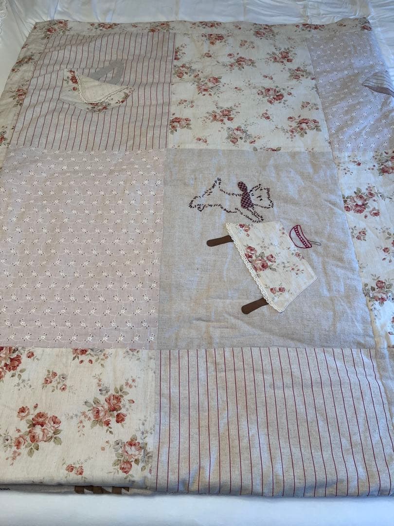 マニー テリア花柄レース パッチワークフリークロス