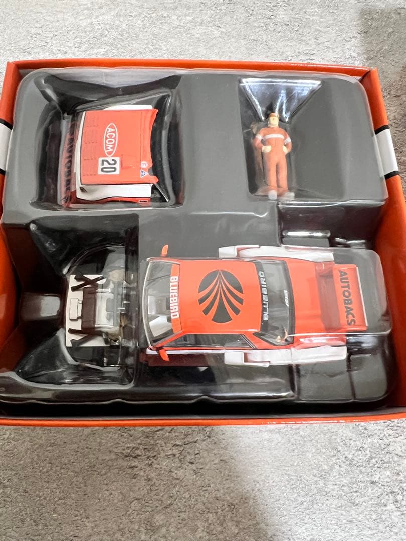 TOMICA LIMITED VINTAGE NEO ブルーバード