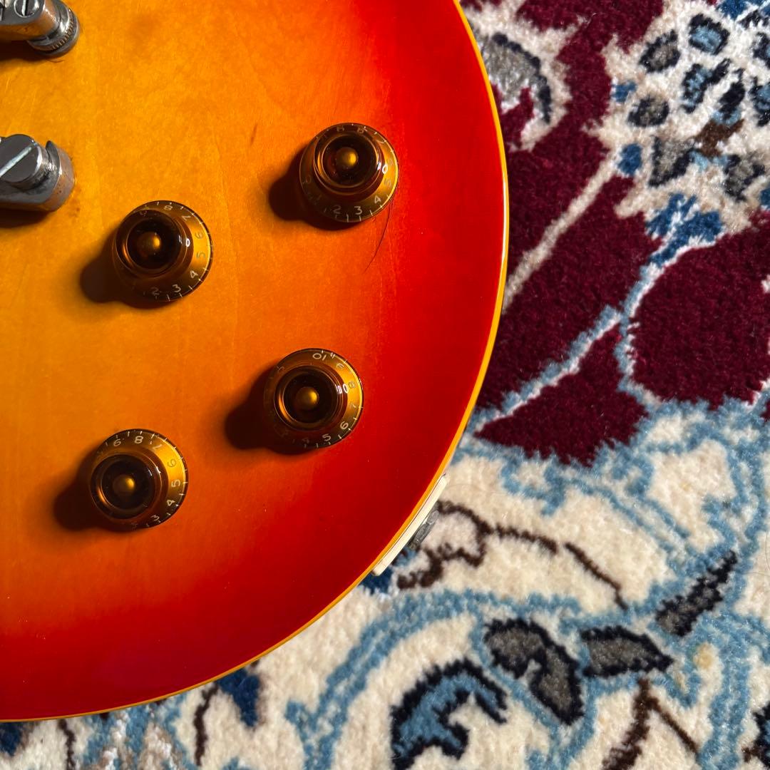 逸品　Epiphone Les Paul Classic Plain Top