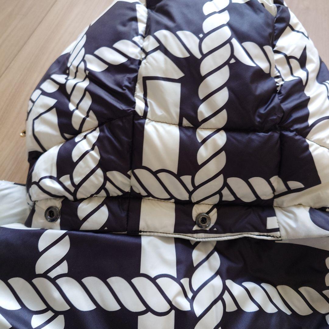 MARK & LONAフード付き ダウンジャケット ネイビー/ホワイト