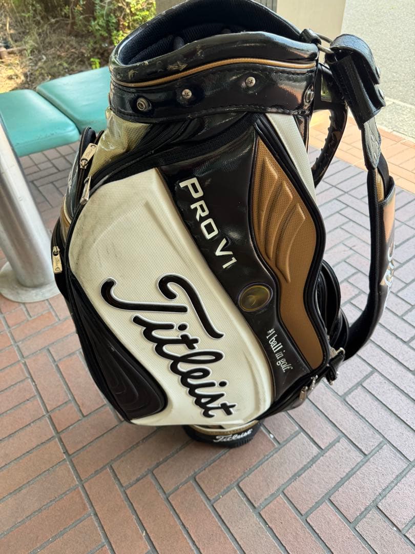 タイトリスト Titleist キャディバッグ ホワイト ブラック ゴルフ 刺繍