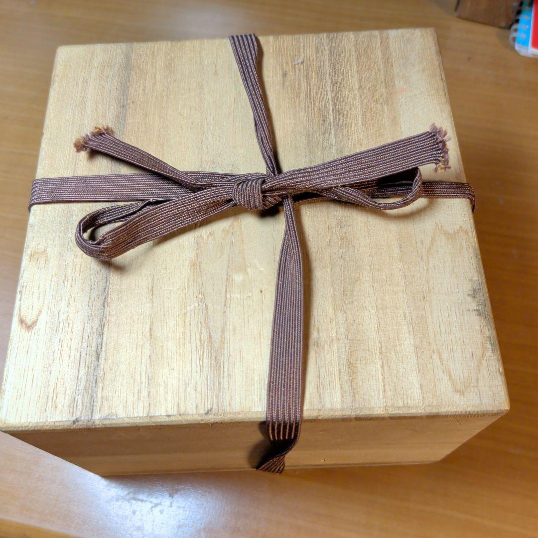 唐津焼・油滴・黒色 陶器 茶碗 木製箱付き