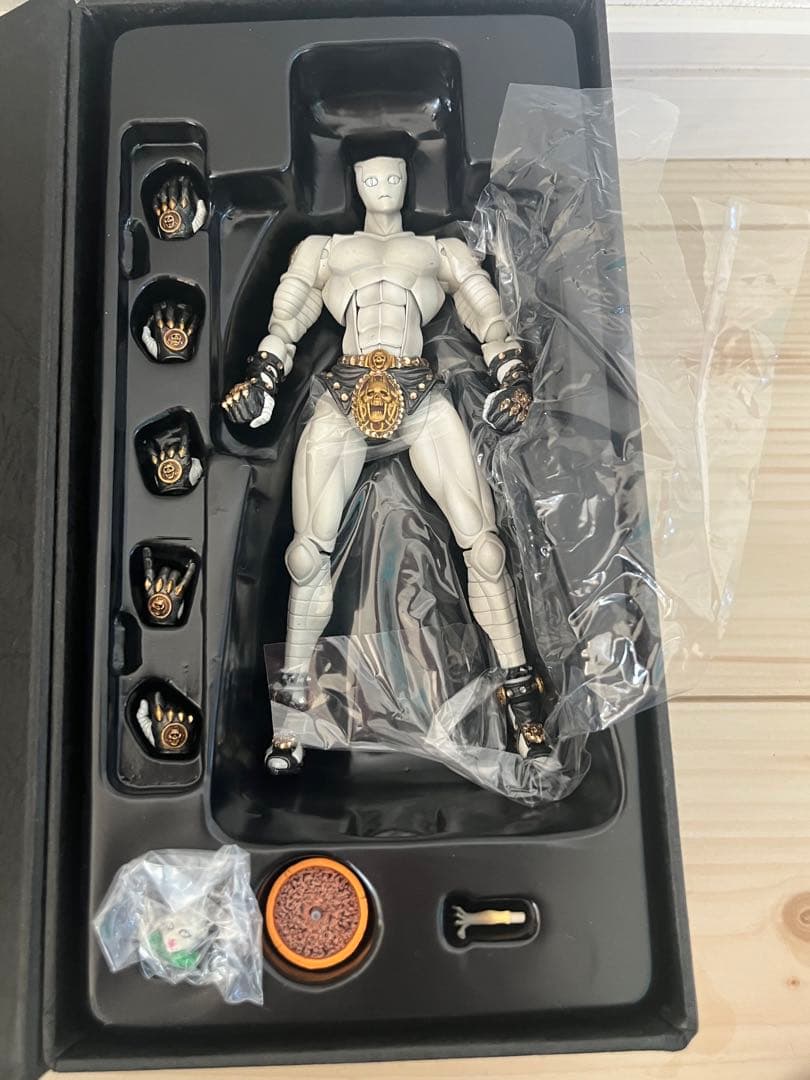 超像可動 キラークイーン スワロフスキー フィギュア ジョジョの奇妙な冒険