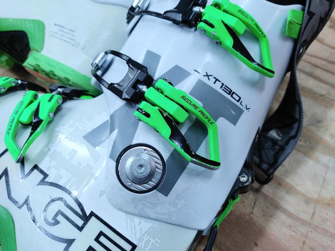 スキー 26-26.5 LANGE XT130 LV