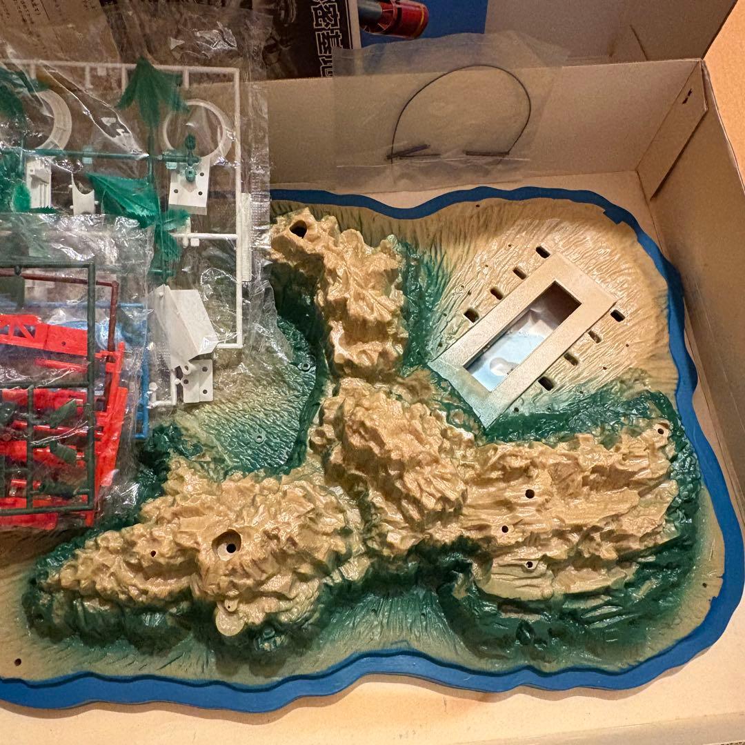 サンダーバードThunderbird秘密基地プラモデルモーター動力トレイシー島