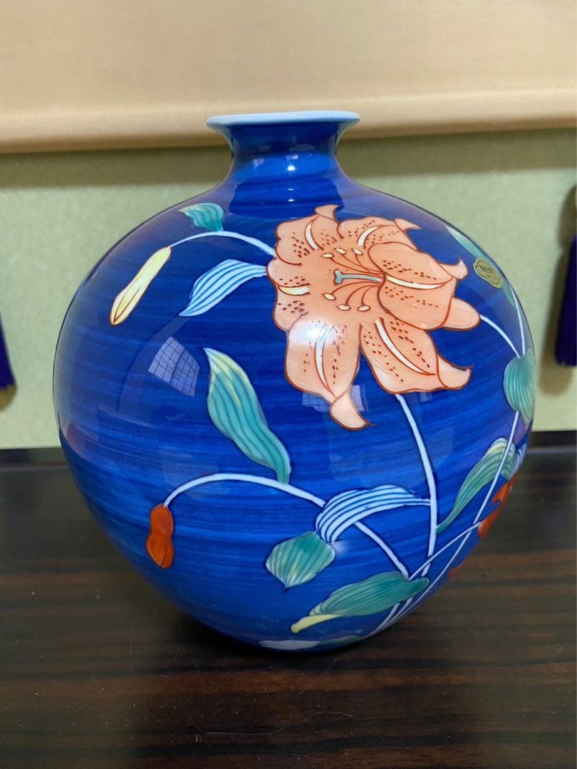 【有田焼 鍋島焼 ゴス百合 細口花瓶 和泉作】アンティーク 新品 花器 壺