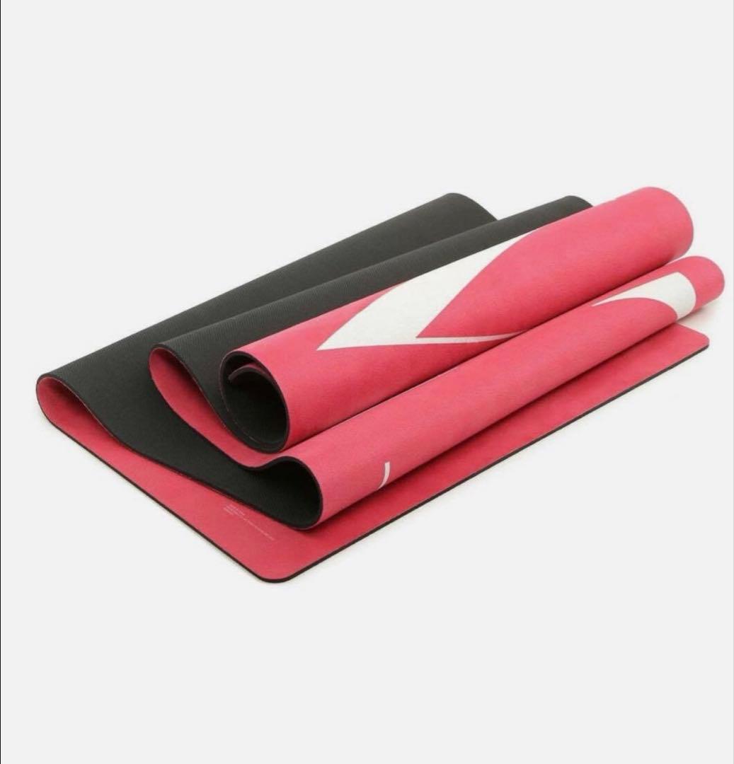 【未開封未使用品】Valentino東京コレクション VLTNロゴ ヨガマット②