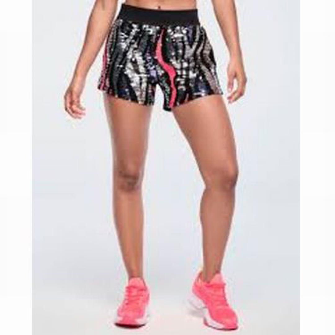 正規品 新品 ズンバ M ショートパンツ　スパンコール