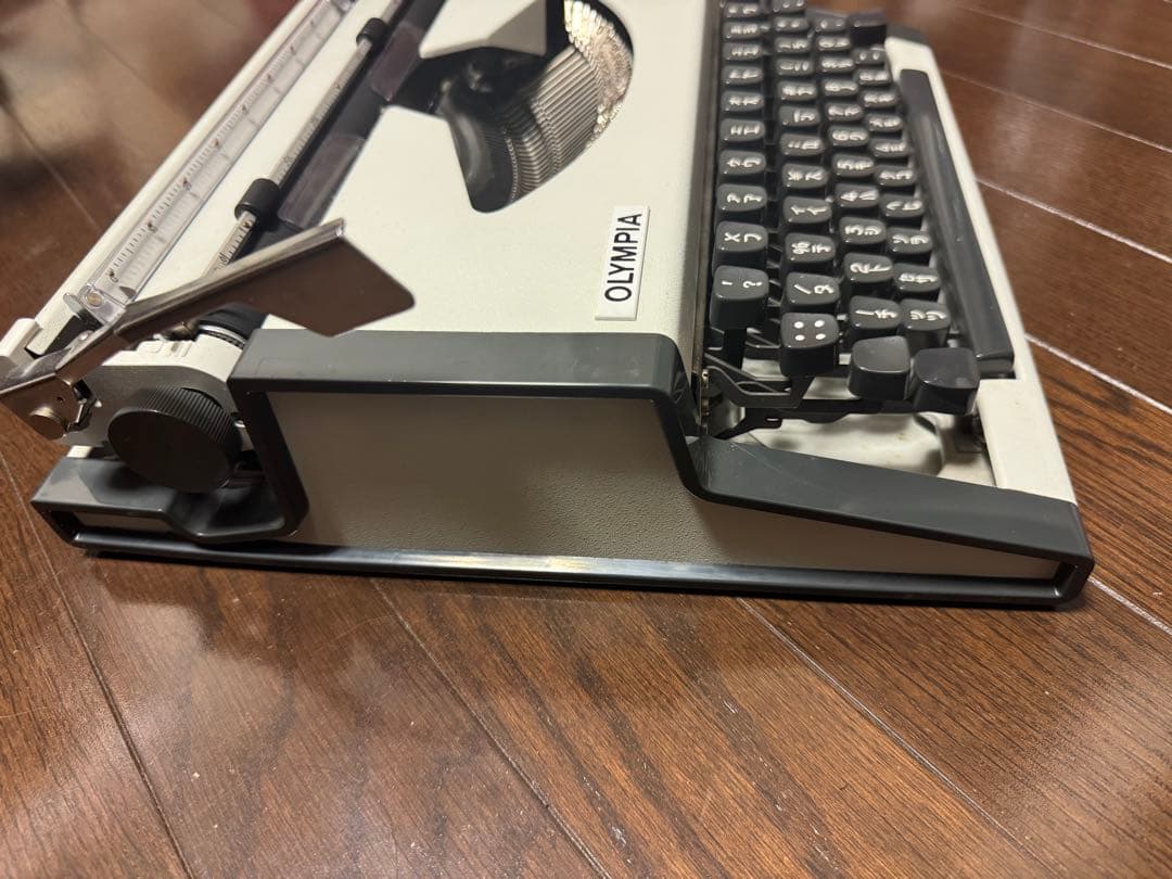 オリンピア　タイプライター トラベラー　Olympia Traveller