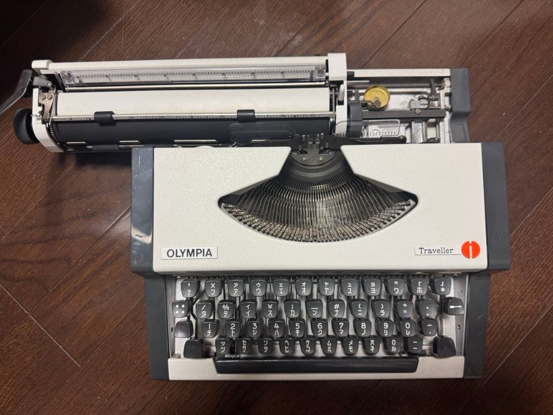 オリンピア　タイプライター トラベラー　Olympia Traveller