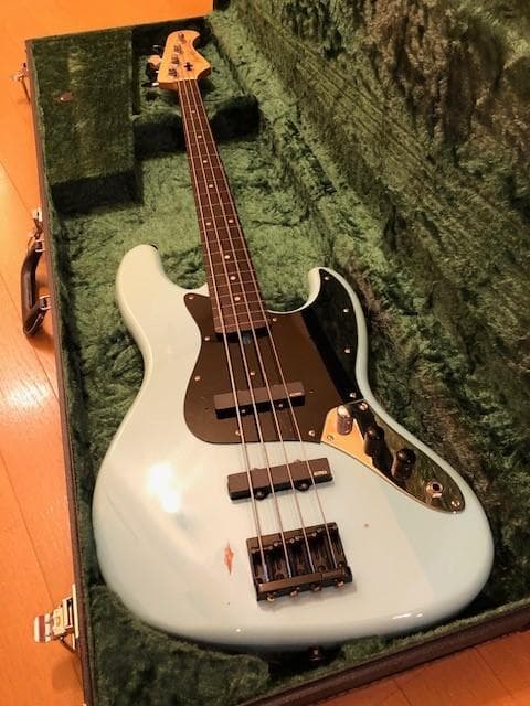 BacchusユニバーサルシリーズBJB+BJB-1R-FLフレットレス改