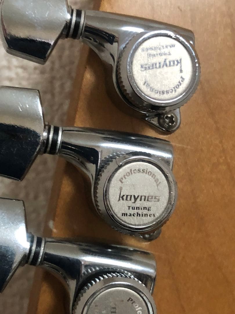 ジミヘンごっこ￼！左利き用を右利き用にしたストラトタイプエレキギター￼