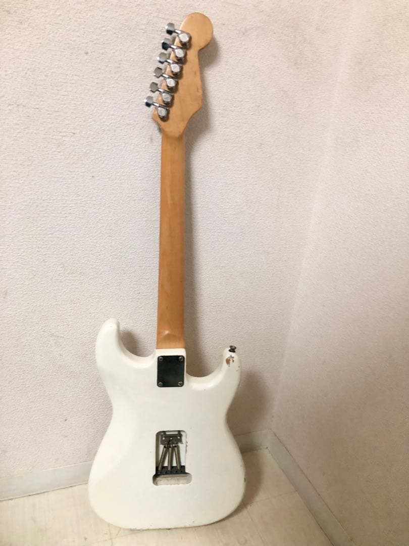 ジミヘンごっこ￼！左利き用を右利き用にしたストラトタイプエレキギター￼