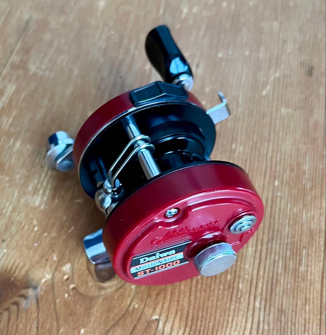 極美品！　オールド　ダイワ　ミリオネア　ST-1000 ベイトキャストリール