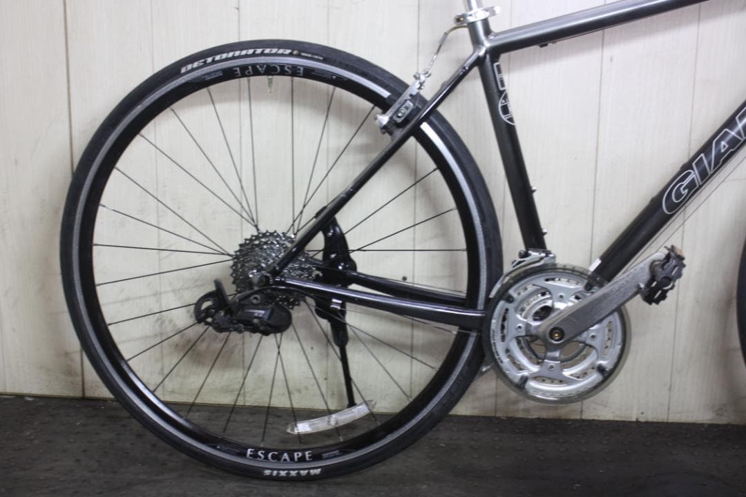 GIANT ESCAPE R3 700C アルミ 24速 465mm GREY色
