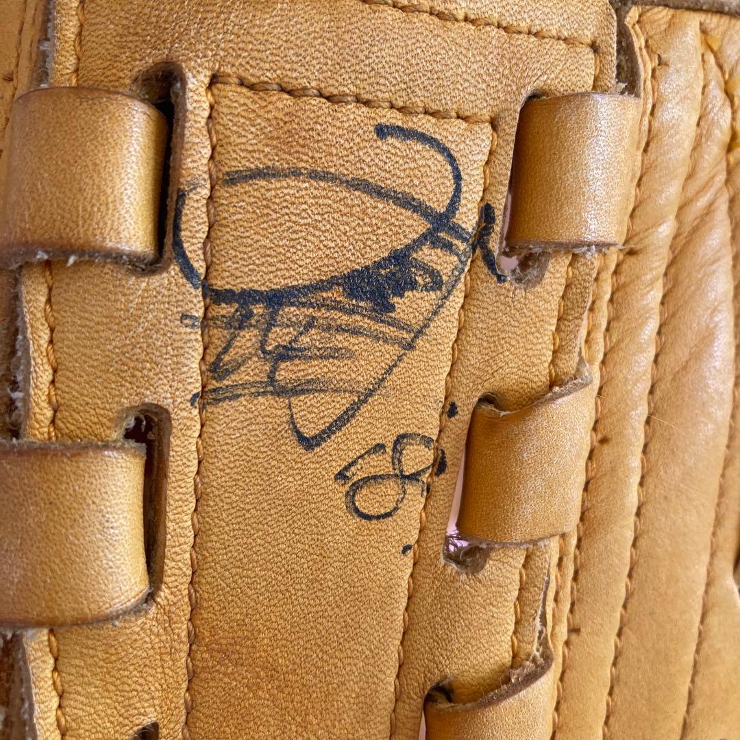 金額未確定　野球グローブ イエロー サイン付き