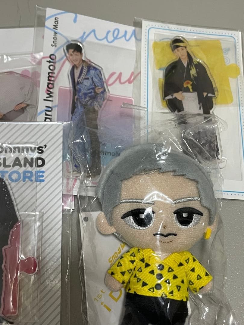 岩本照 アクリルスタンドとぬいぐるみ