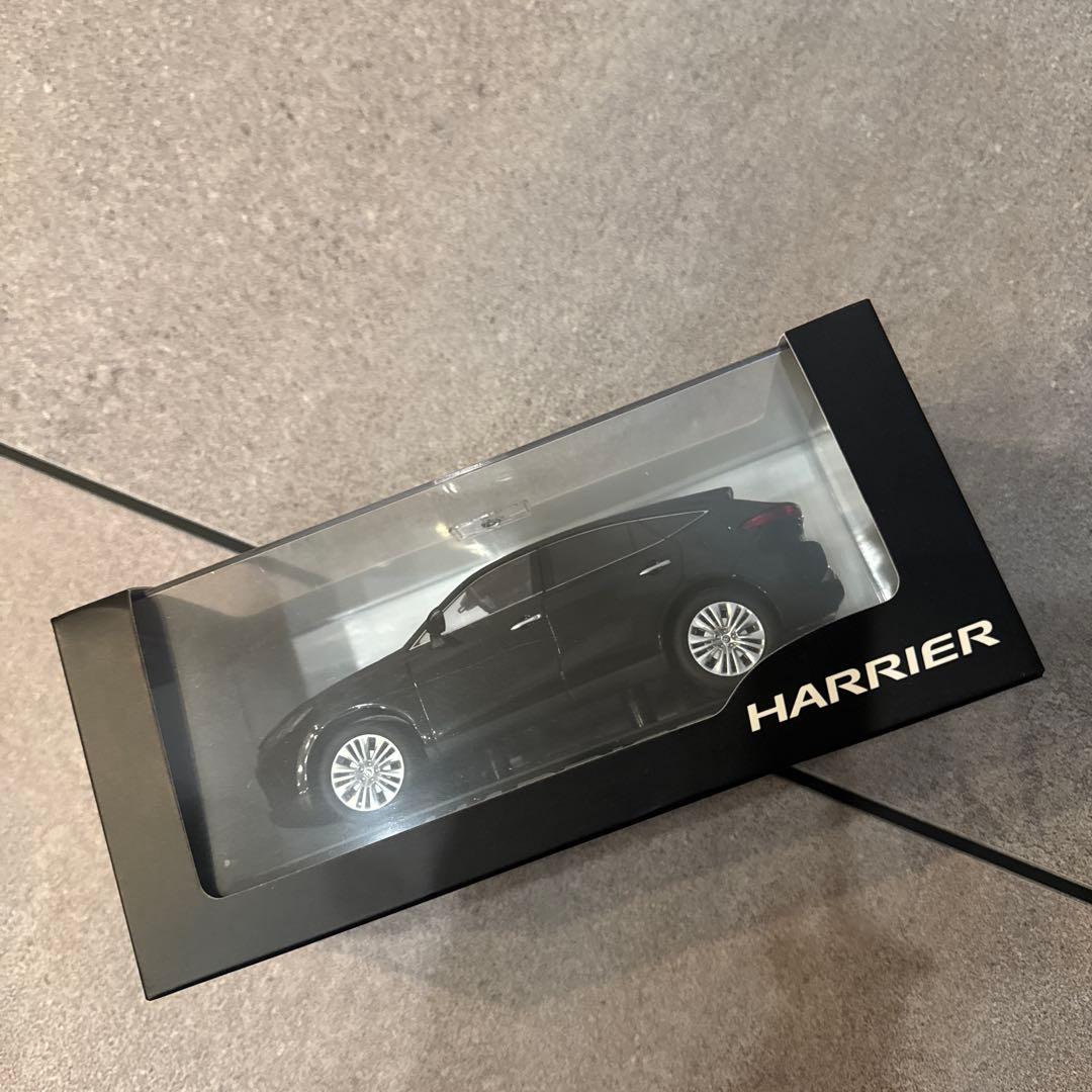 TOYOTA ハリアー プレシャスブラックパール